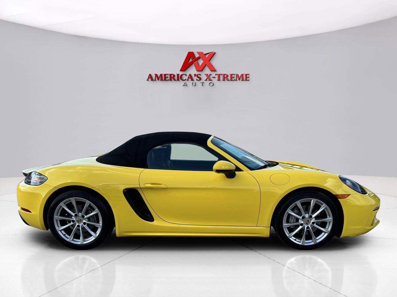 Used 2018 Porsche 718 Boxster RWD image 7