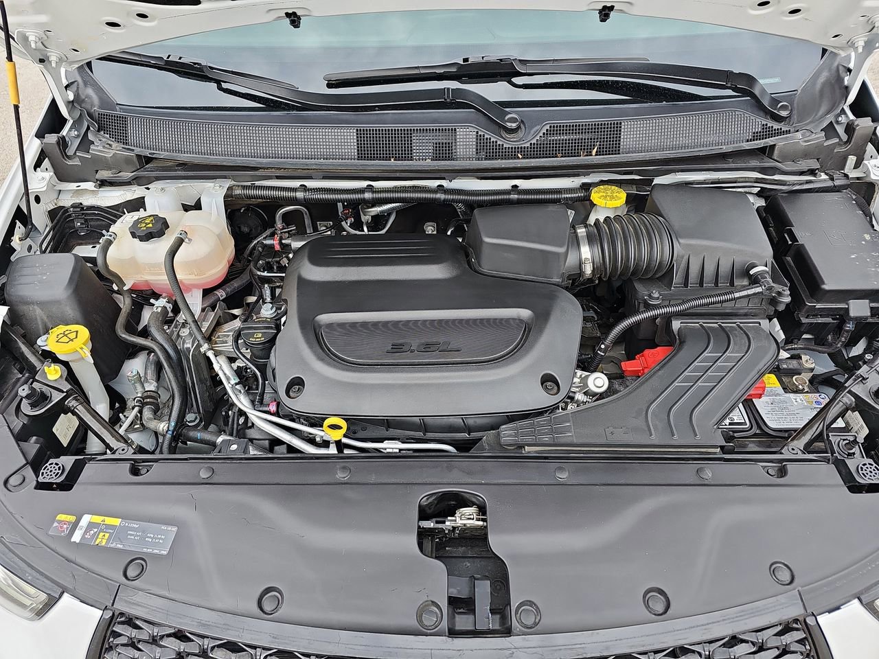 Used 2025 Chrysler Pacifica Limited image 37