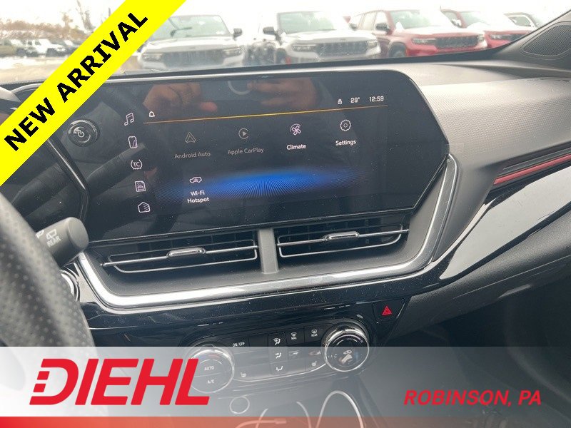 Used 2025 Chevrolet Trax RS image 14