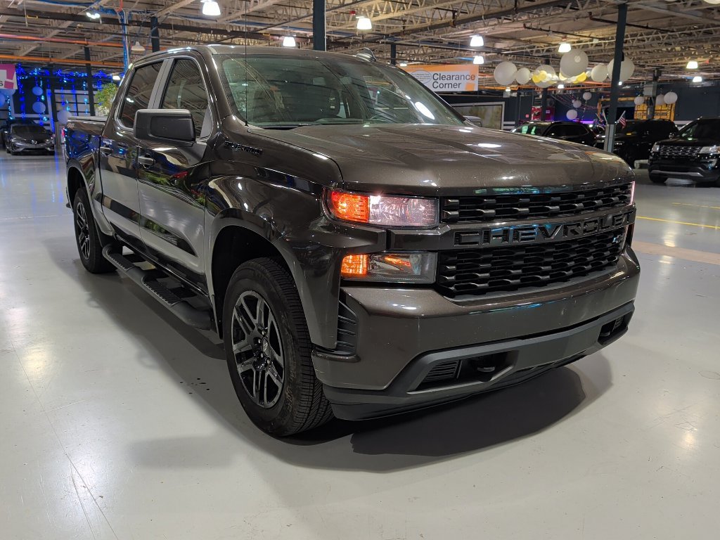 Used 2022 Chevrolet Silverado 1500 Custom w/ LPO, Blackout Package AWD/4WD image 7