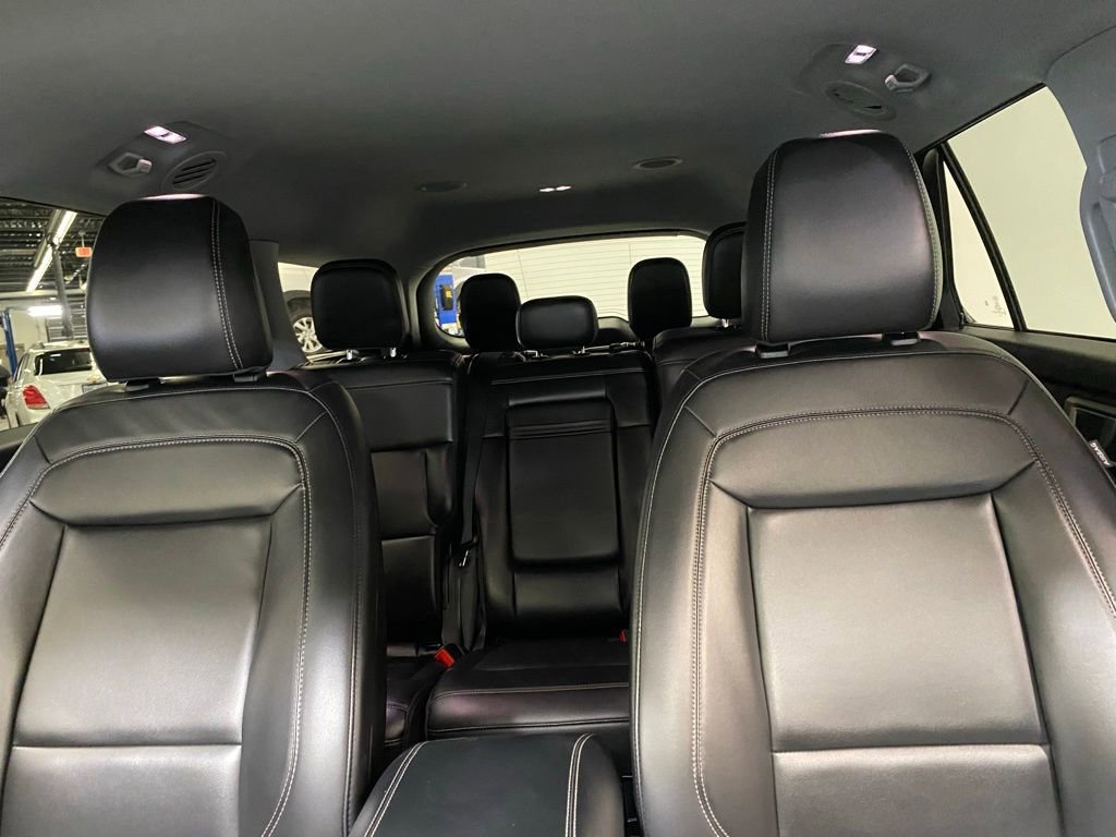 Used 2023 Ford Explorer XLT w/ Equipment Group 202A image 23