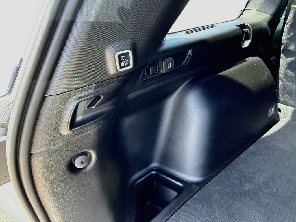 Used 2024 Jeep Grand Cherokee Altitude RWD image 31