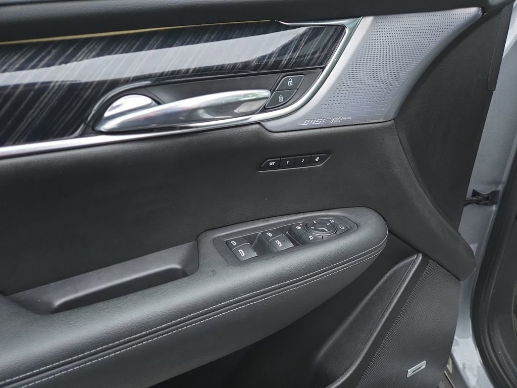 Certified 2024 Cadillac XT6 Premium Luxury image 15
