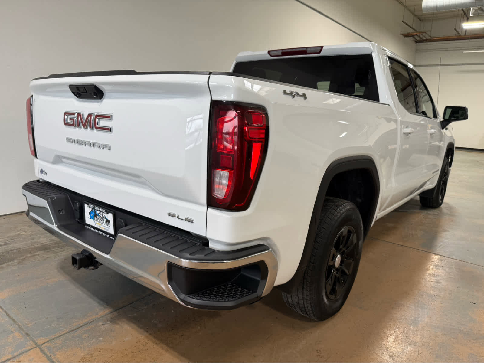 Certified 2023 GMC Sierra 1500 SLE image 7