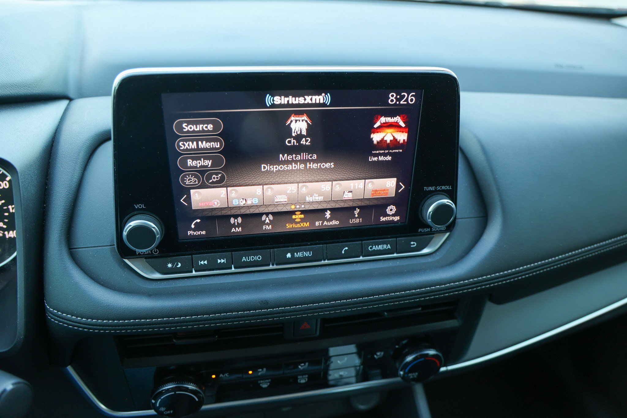 Used 2025 Nissan Rogue S AWD/4WD image 19