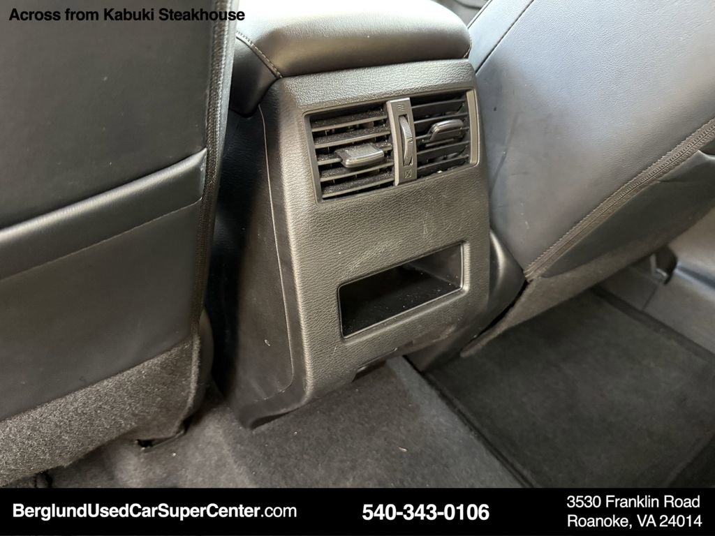 Used 2024 Mitsubishi Outlander SE image 32