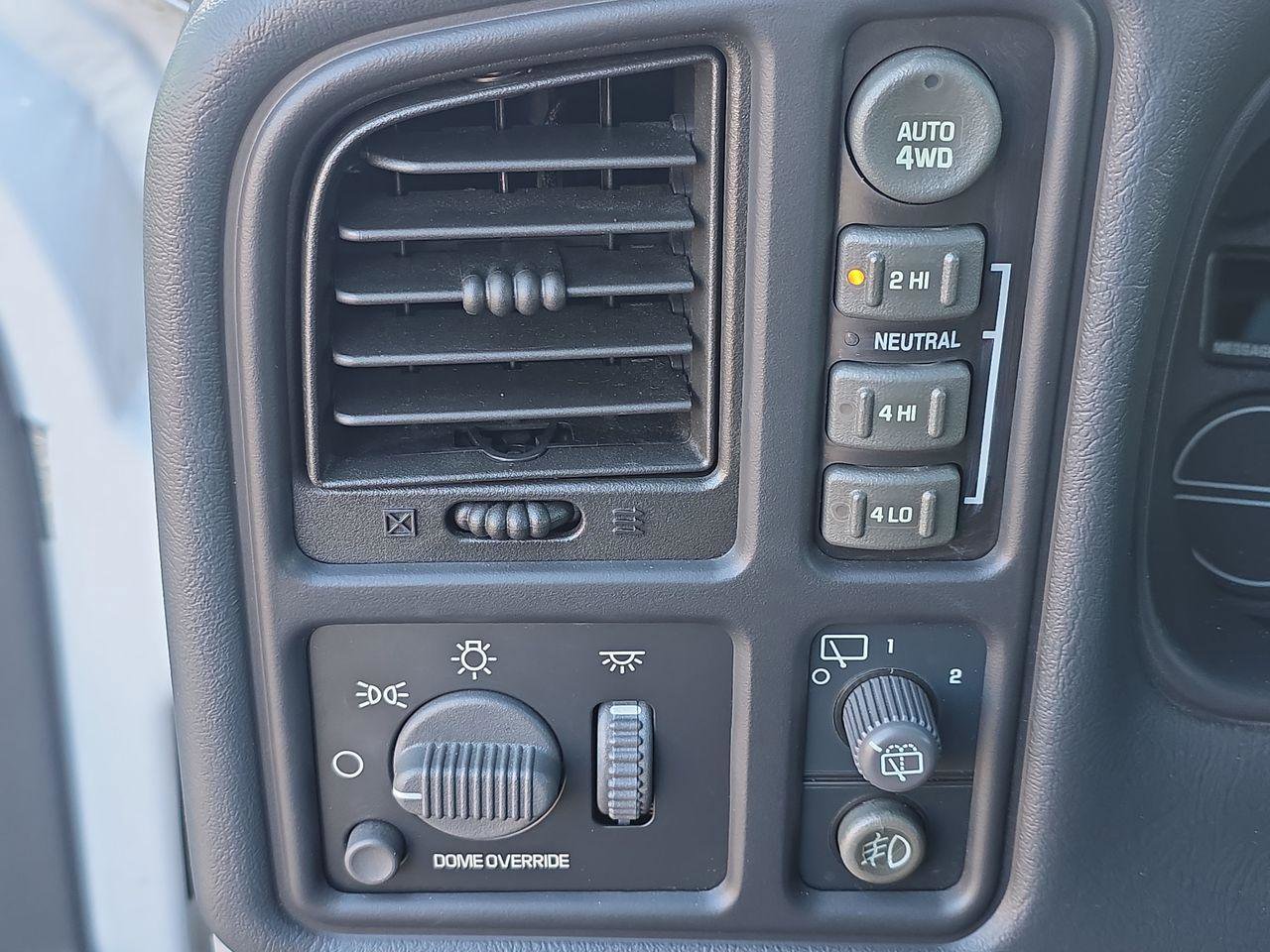 Used 2001 Chevrolet Tahoe LT w/ LT Preferred Equipment Group image 10