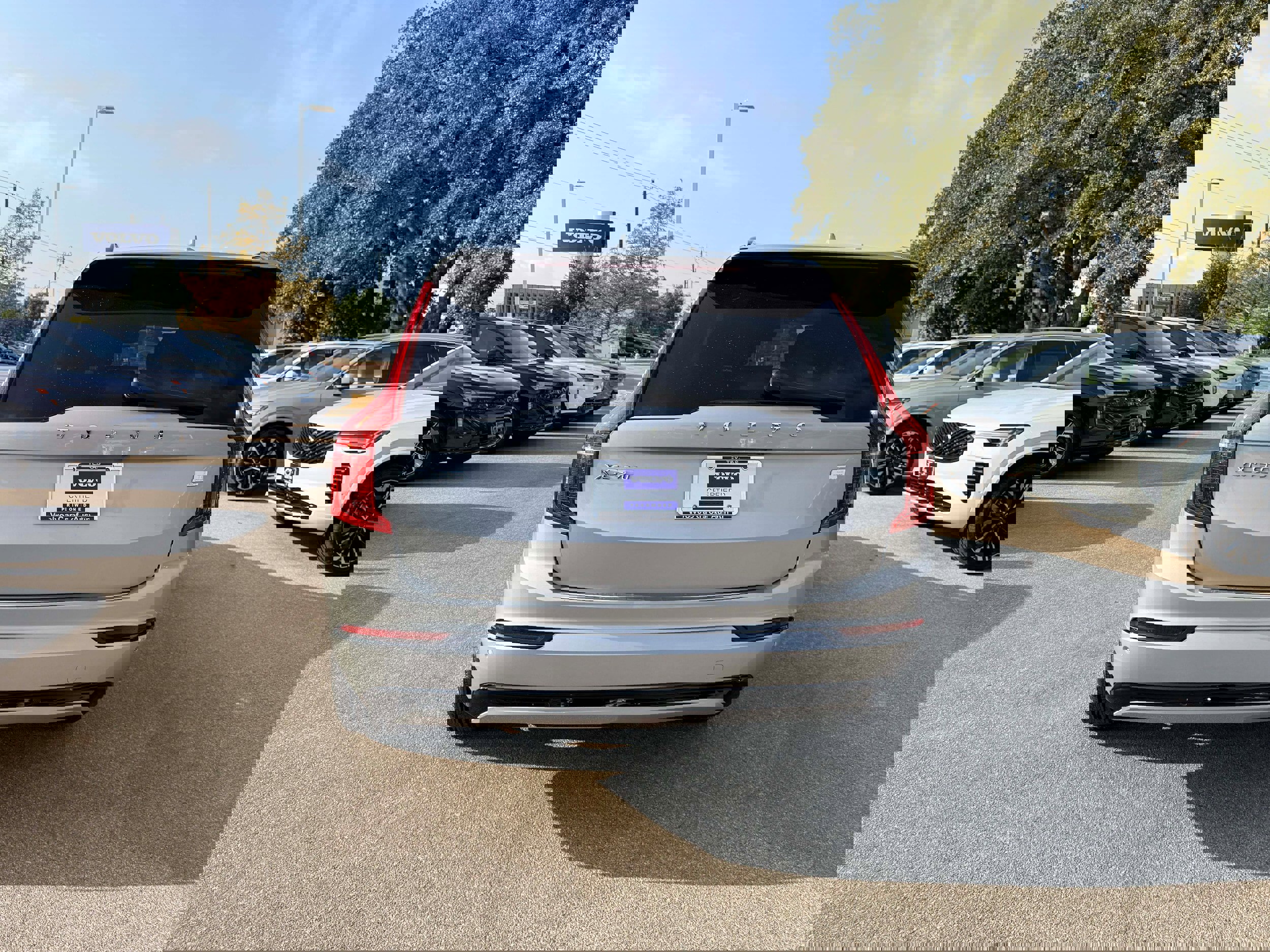 Certified 2023 Volvo XC90 T8 Plus image 4