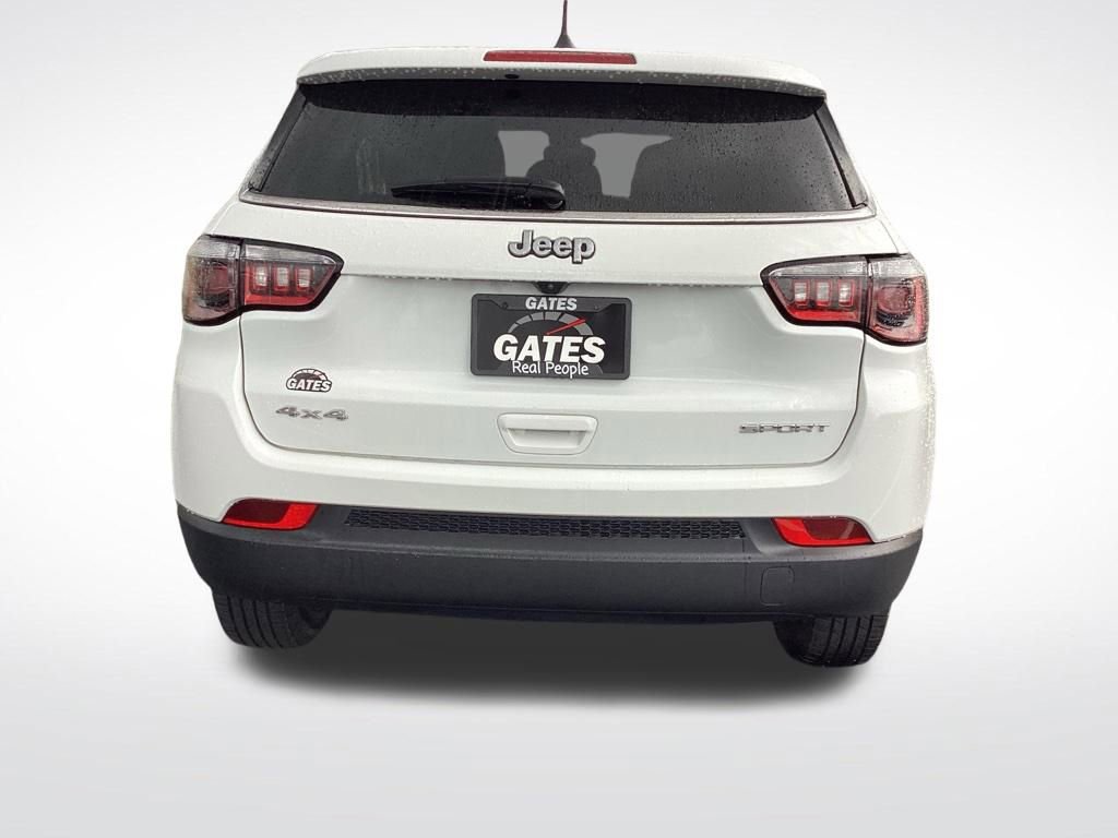 Used 2022 Jeep Compass Sport image 8