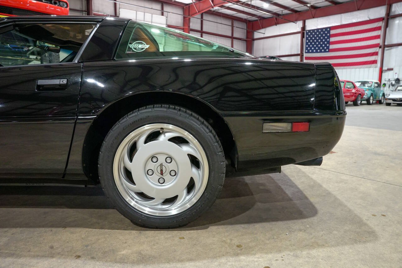 Used 1991 Chevrolet Corvette Coupe RWD image 5