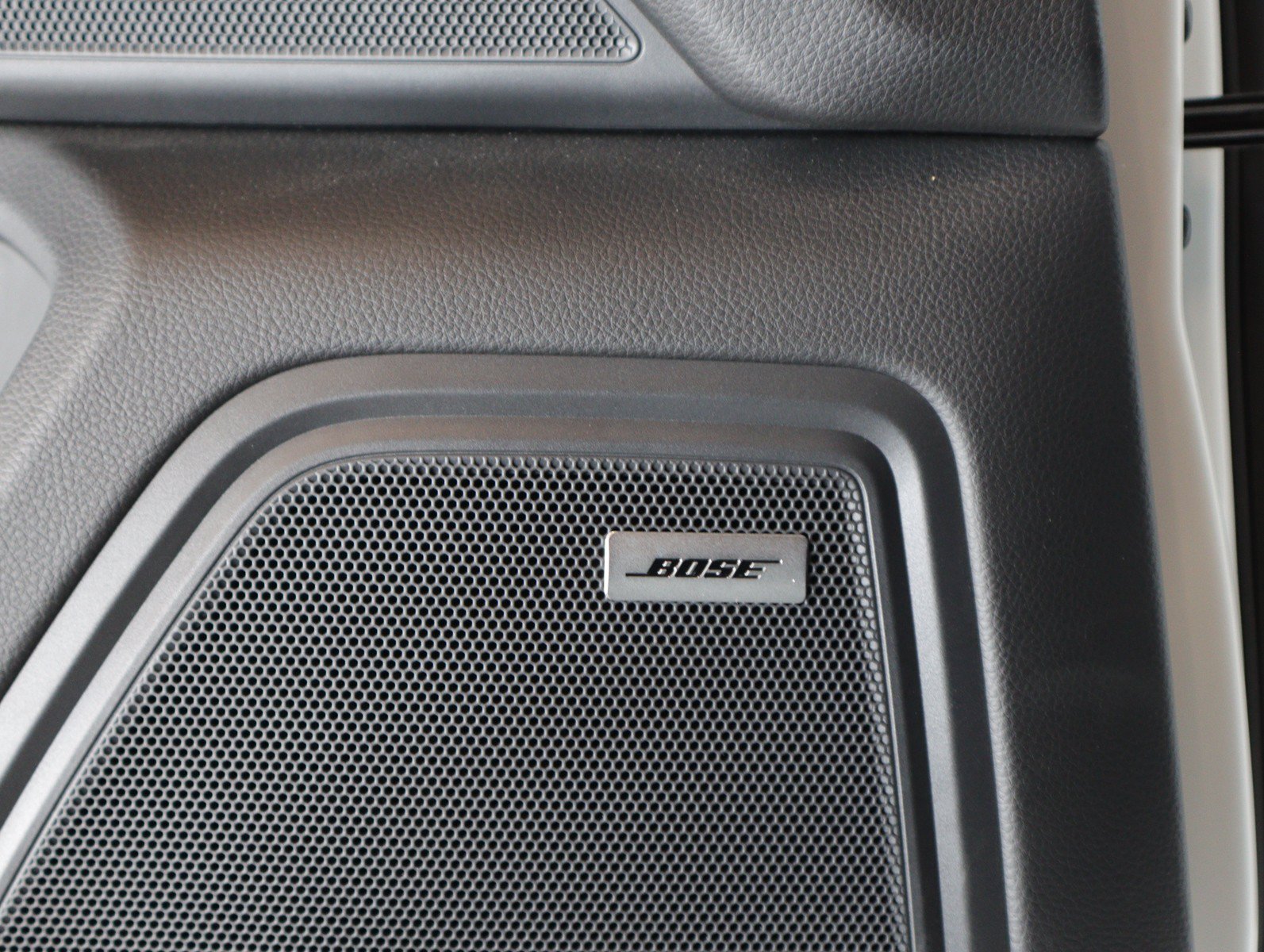 Used 2026 Porsche Macan AWD/4WD image 22