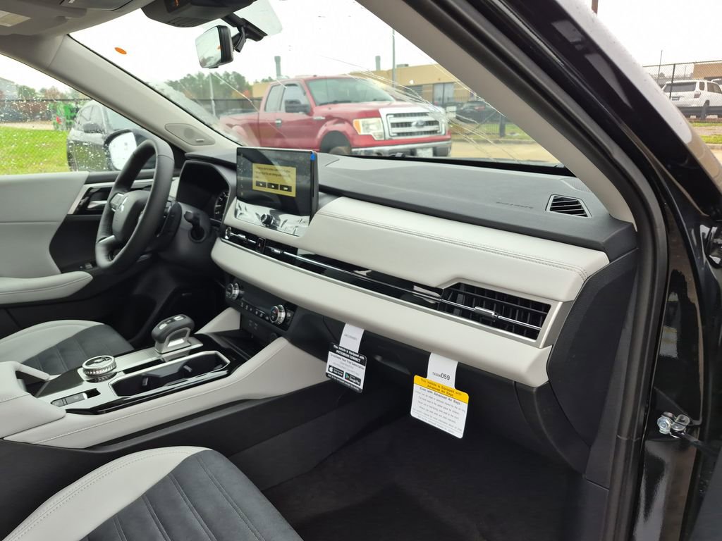 New 2026 Mitsubishi Outlander SE FWD image 45