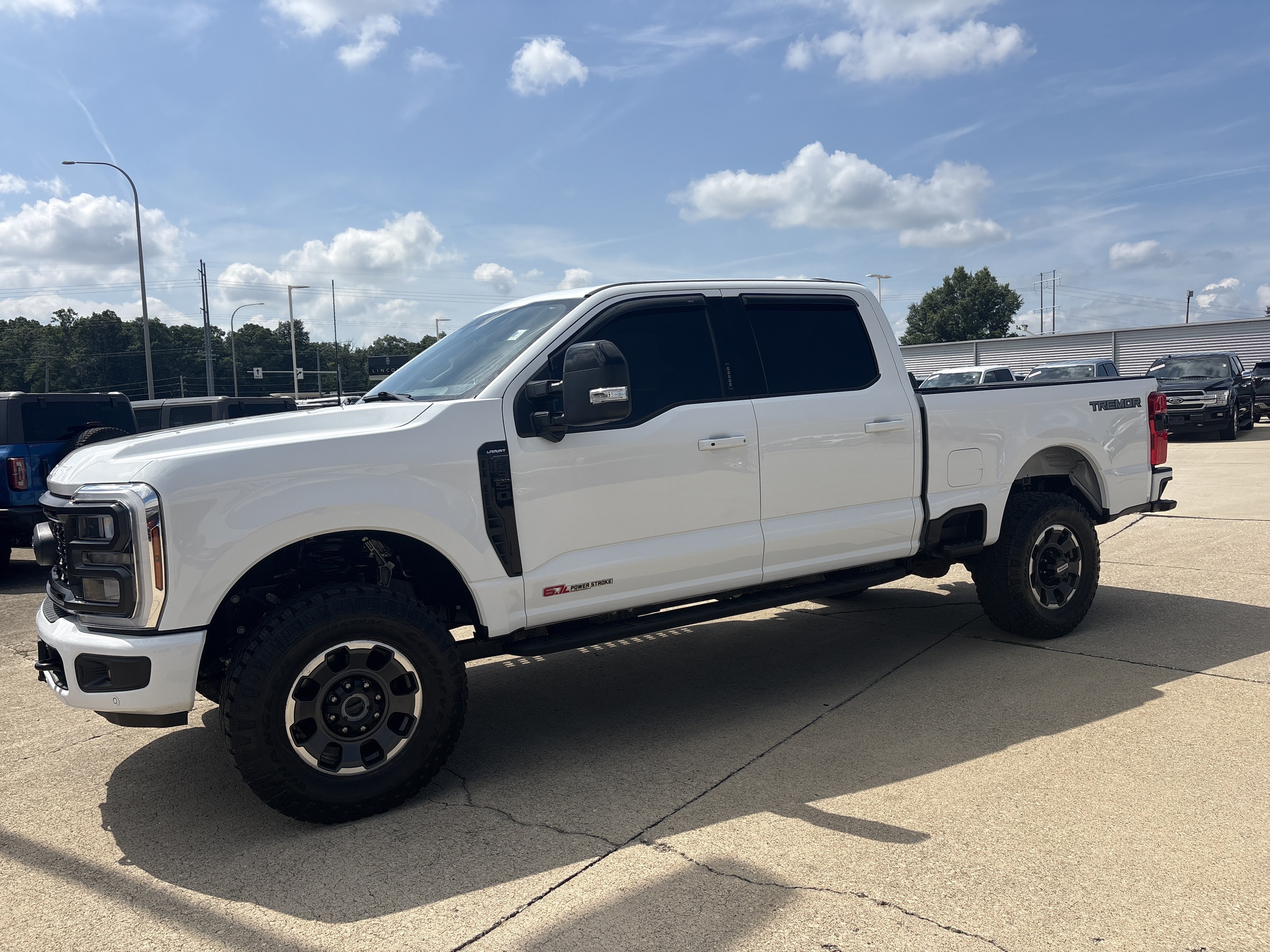 Used 2024 Ford F350 Lariat w/ Lariat Ultimate Package AWD/4WD image 3