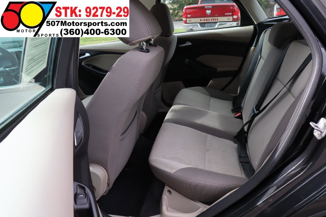 Used 2014 Ford Focus SE w/ SE Winter Package image 14