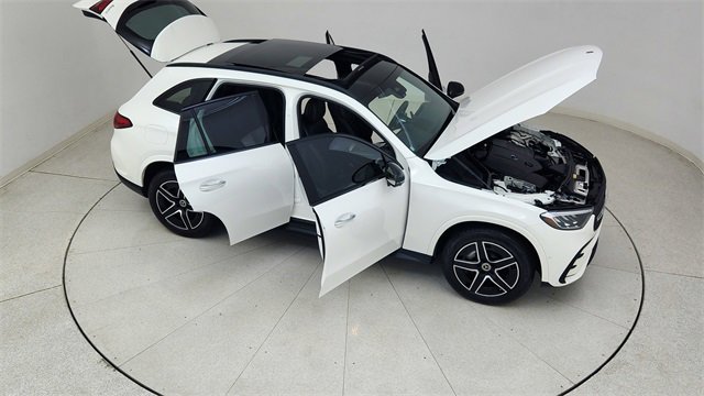Used 2024 Mercedes-Benz GLC 300 4MATIC w/ AMG Line image 84