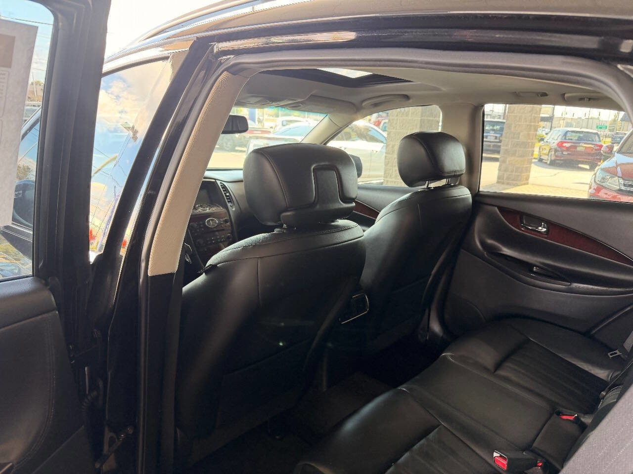 Used 2016 INFINITI QX50 2WD w/ Deluxe Touring Package image 27