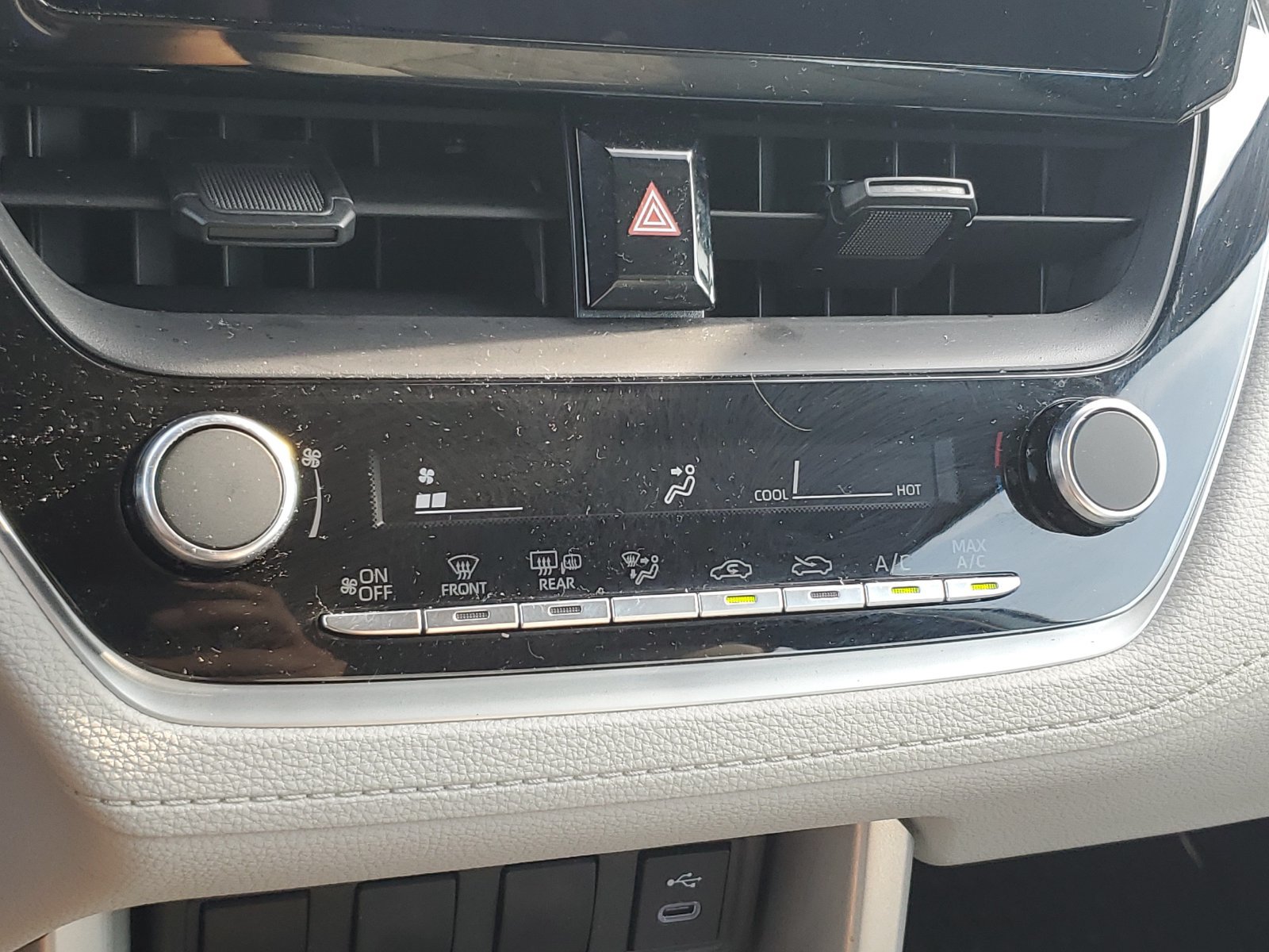 Certified 2024 Toyota Corolla Cross L AWD/4WD image 27