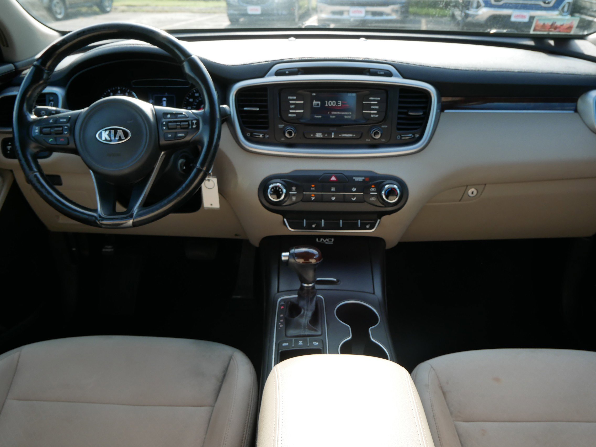 Used 2016 Kia Sorento LX w/ LX Convenience Package image 14