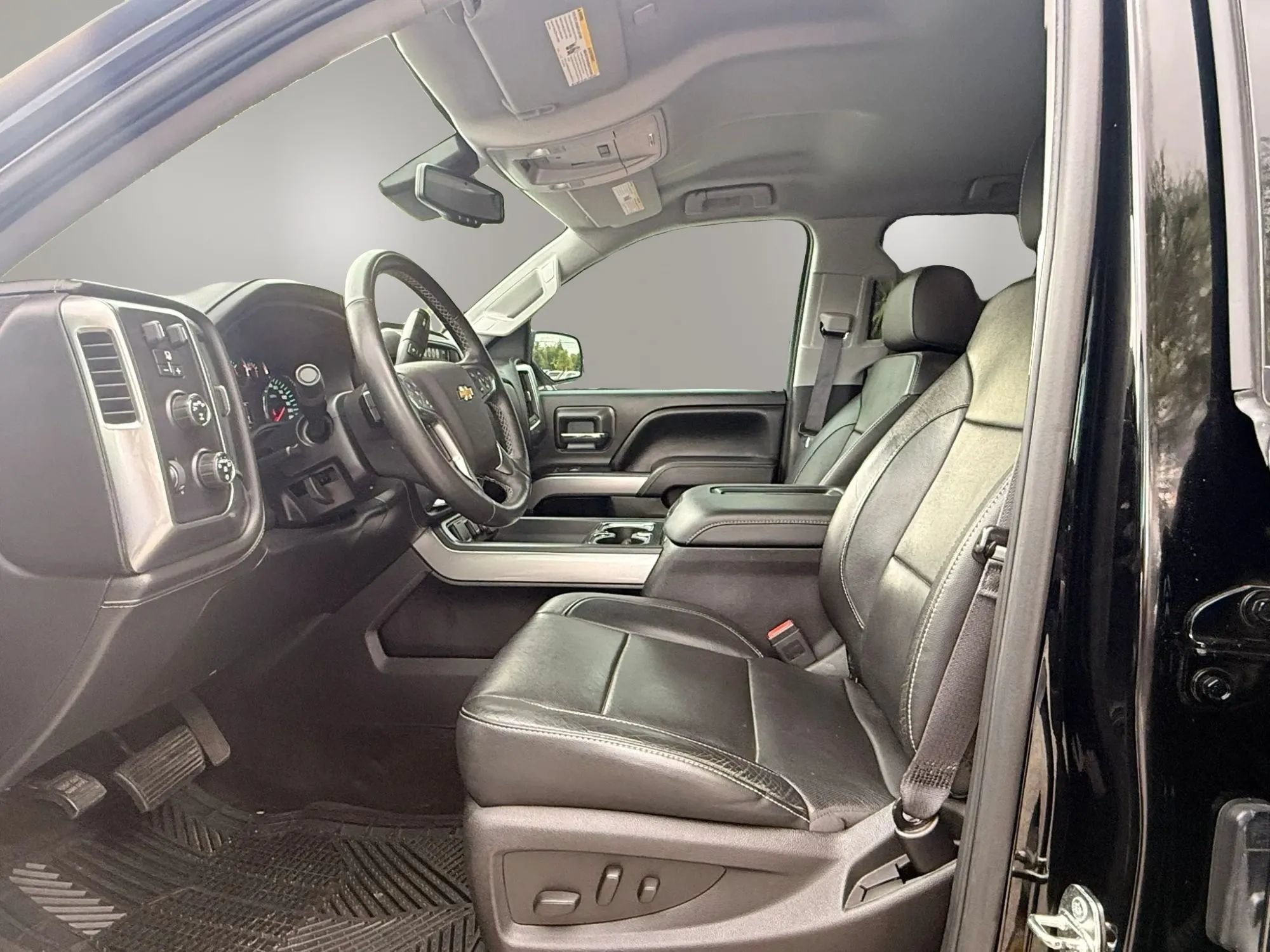 Used 2017 Chevrolet Silverado 1500 LTZ Z71 w/ LTZ Plus Package AWD/4WD image 12