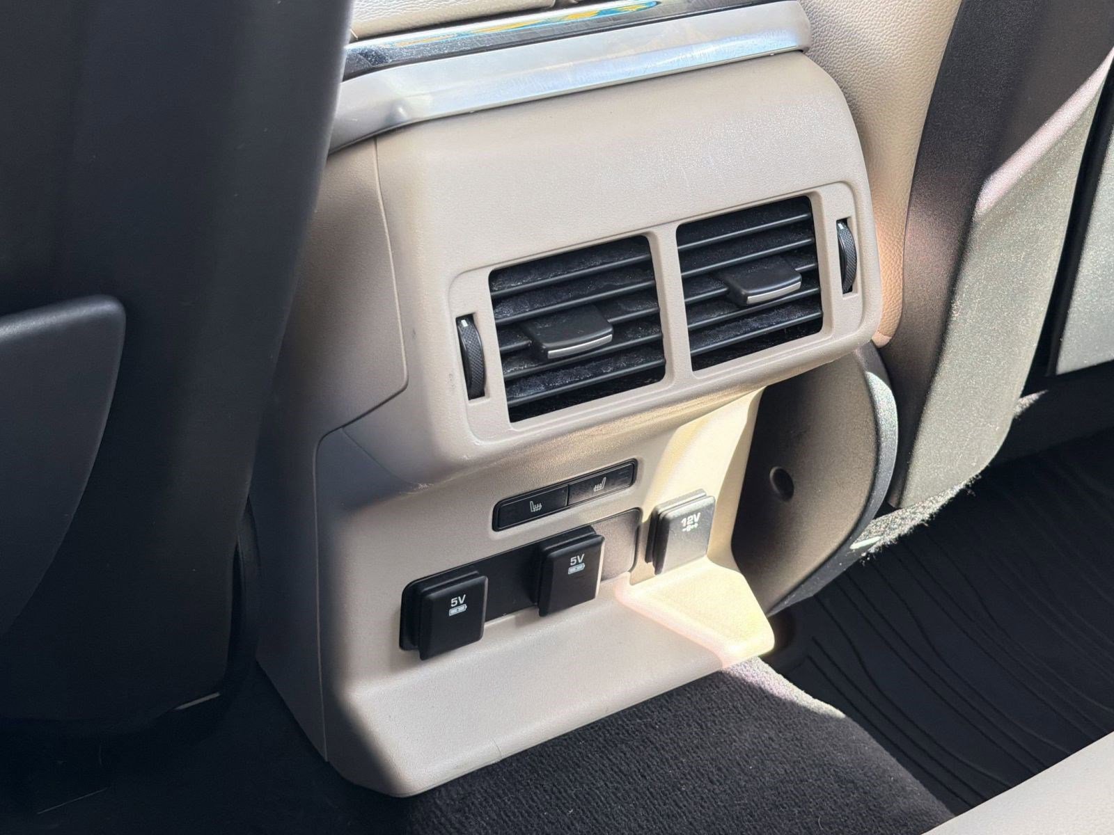 Used 2018 Land Rover Range Rover Velar S image 27