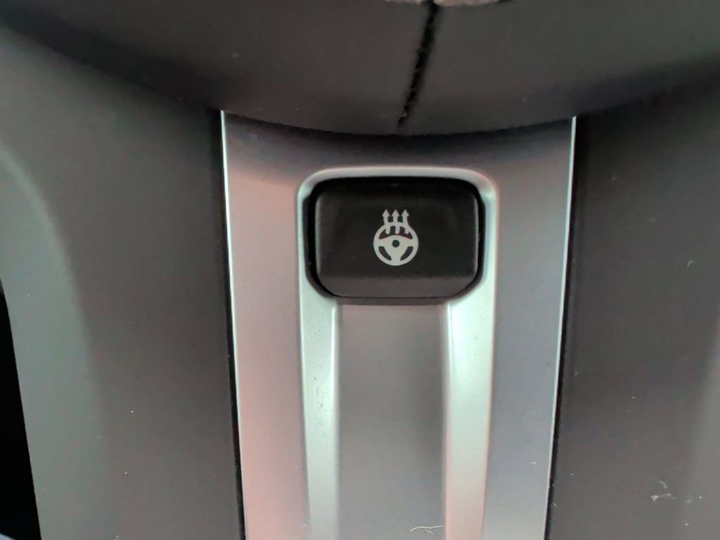 Used 2022 BMW X5 xDrive45e w/ M Sport Package AWD/4WD image 23