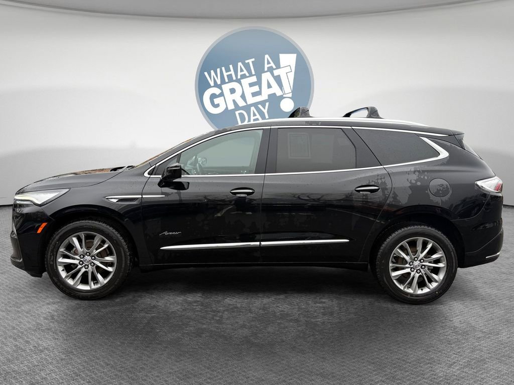 Used 2023 Buick Enclave Avenir image 7