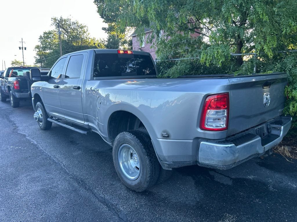 Used 2024 RAM 3500 Tradesman w/ Chrome Appearance Group AWD/4WD image 8