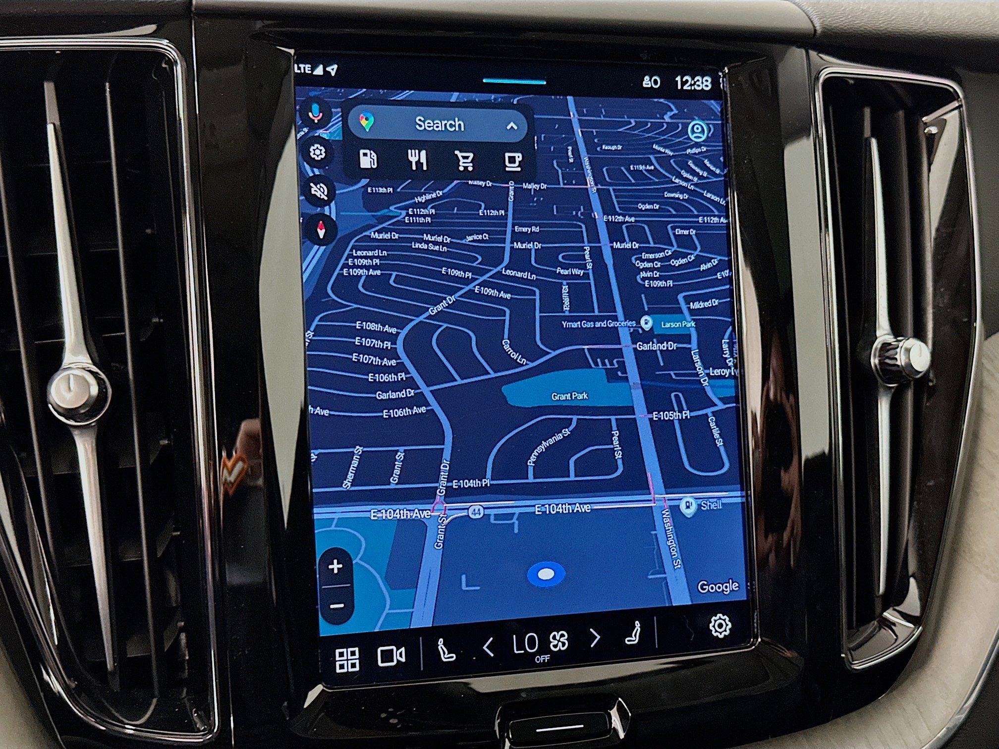 Used 2025 Volvo XC60 B5 Plus image 22