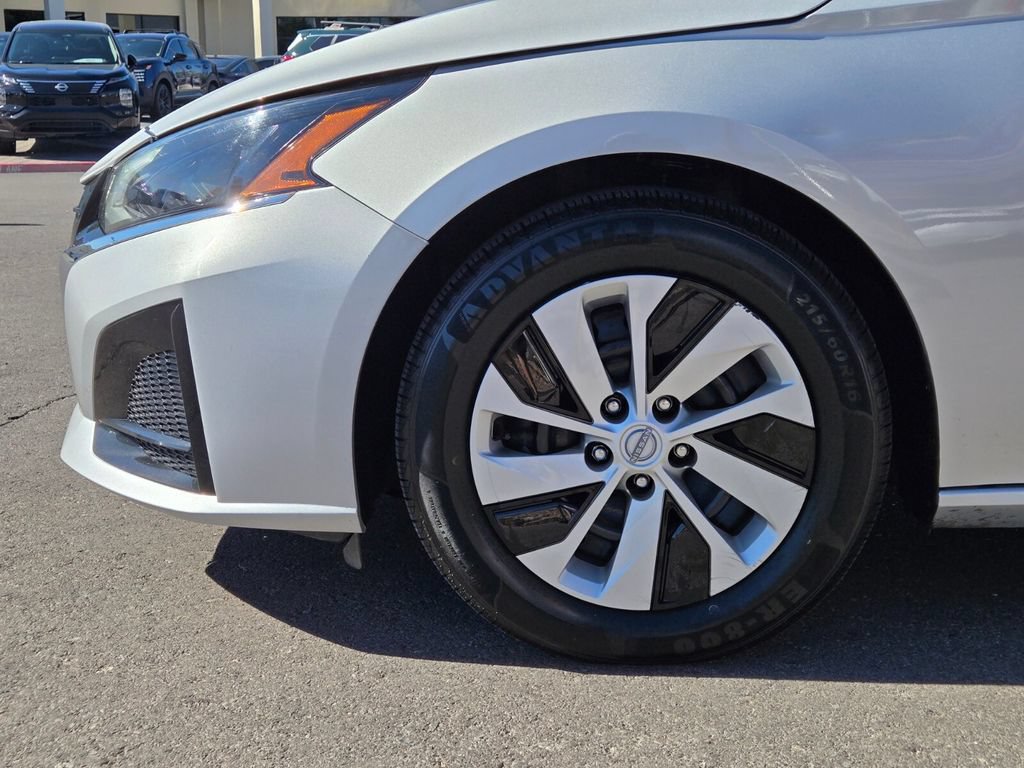 Certified 2024 Nissan Altima 2.5 S FWD image 9