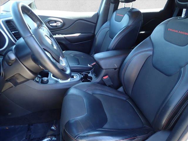 Used 2017 Jeep Cherokee Trailhawk image 11
