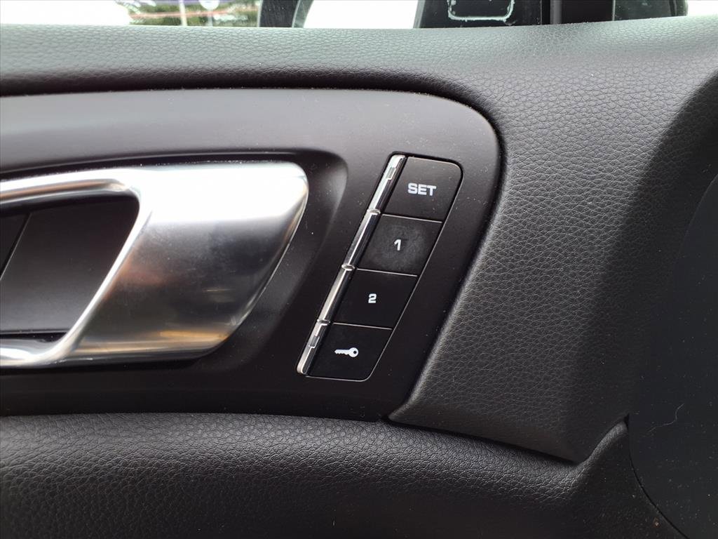 Used 2017 Porsche Cayenne Platinum Edition image 23