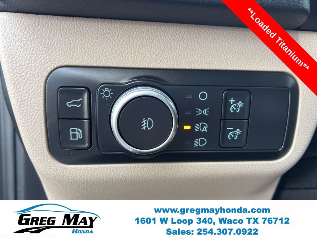 Used 2020 Ford Escape Titanium image 27