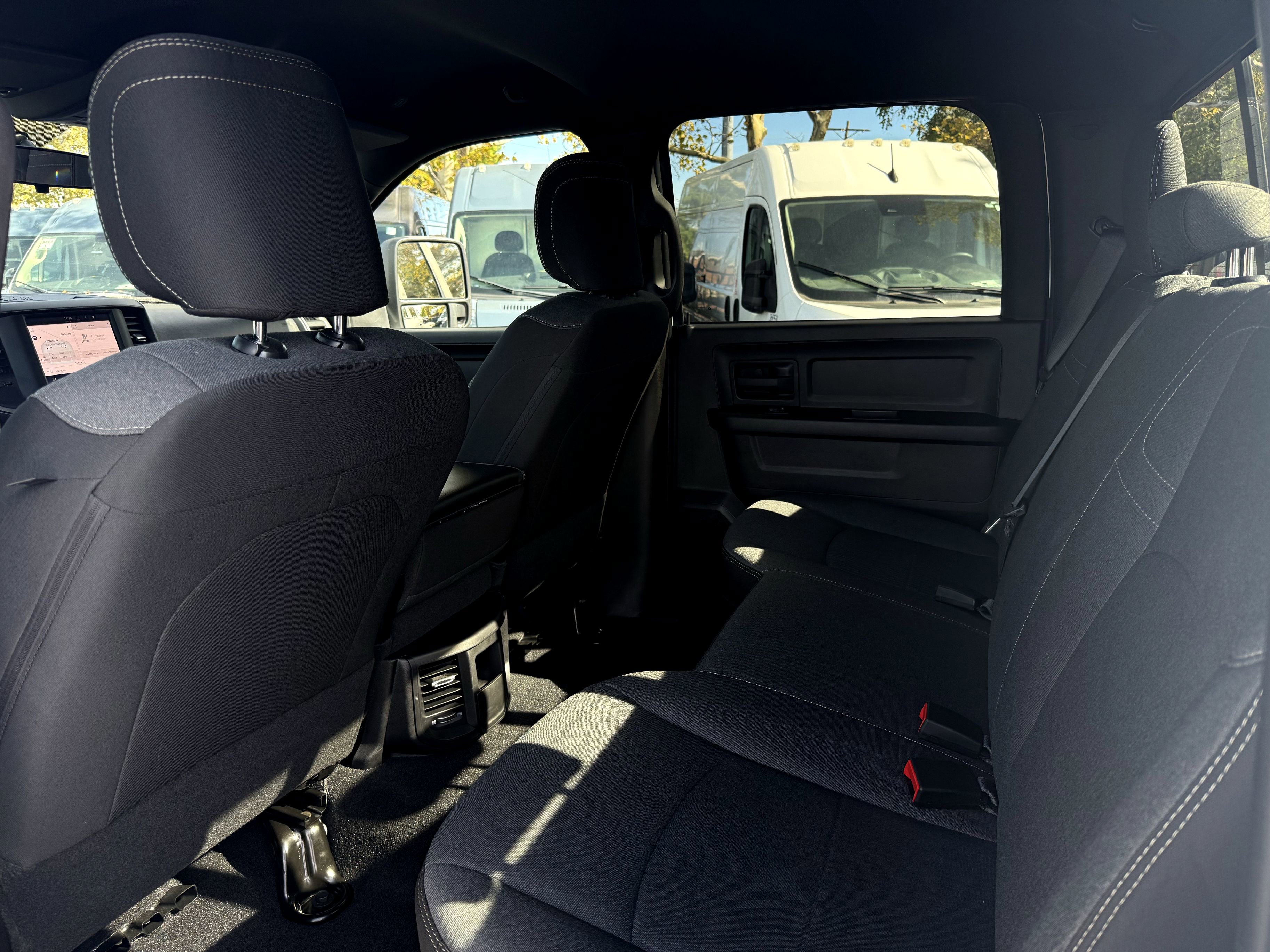 Used 2024 RAM 2500 Tradesman w/ Chrome Appearance Group image 27