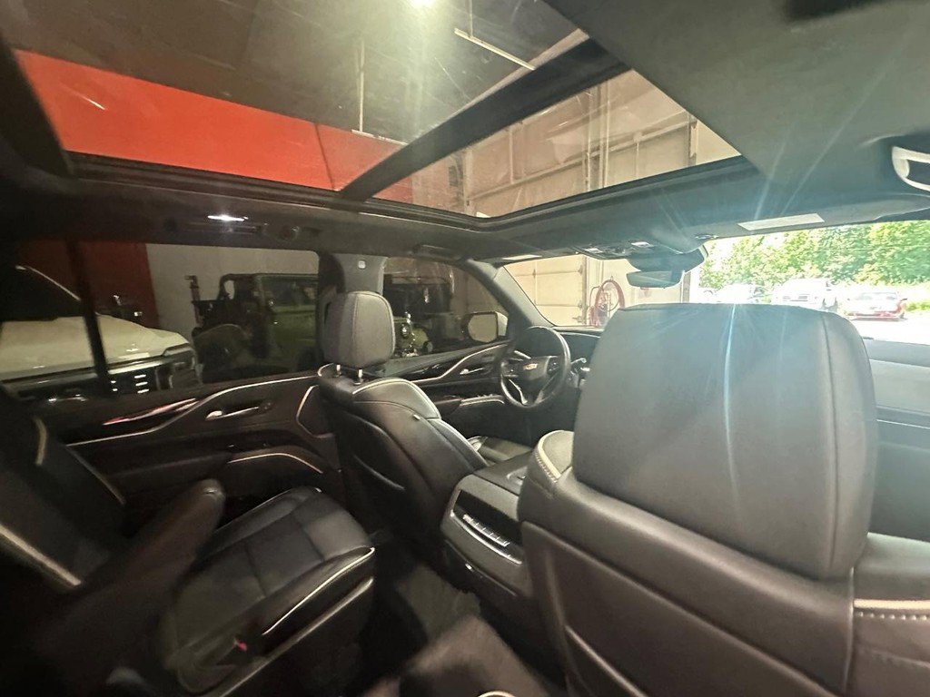 Used 2022 Cadillac Escalade Sport w/ Touring Package AWD/4WD image 18