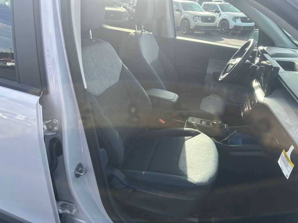 New 2025 Ford Maverick XLT image 13