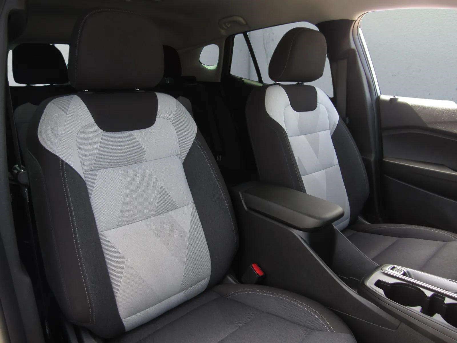 Used 2024 Chevrolet Trax LS w/ LS Convenience Package FWD image 10