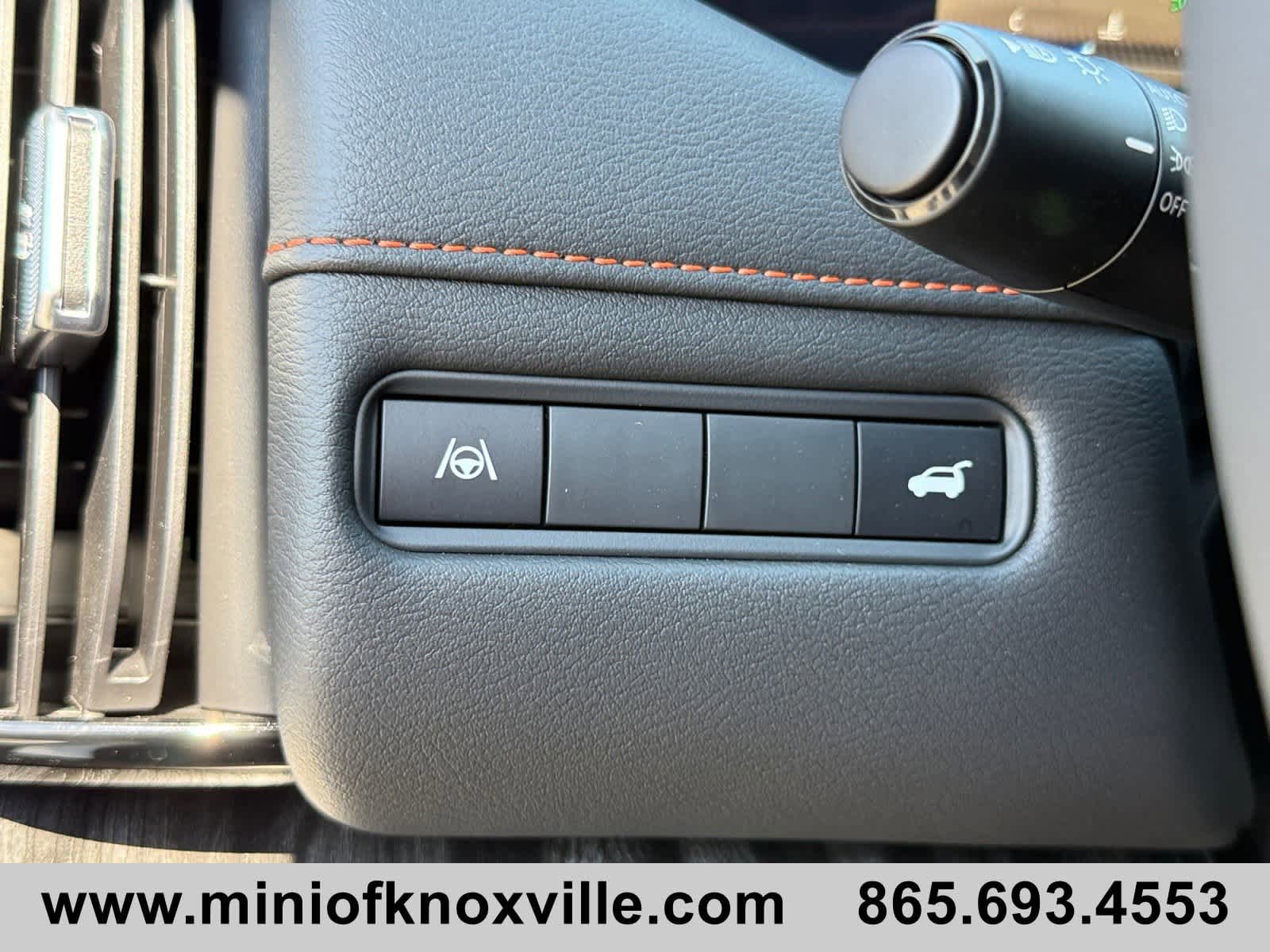 Used 2025 Nissan Armada PRO-4X AWD/4WD image 32
