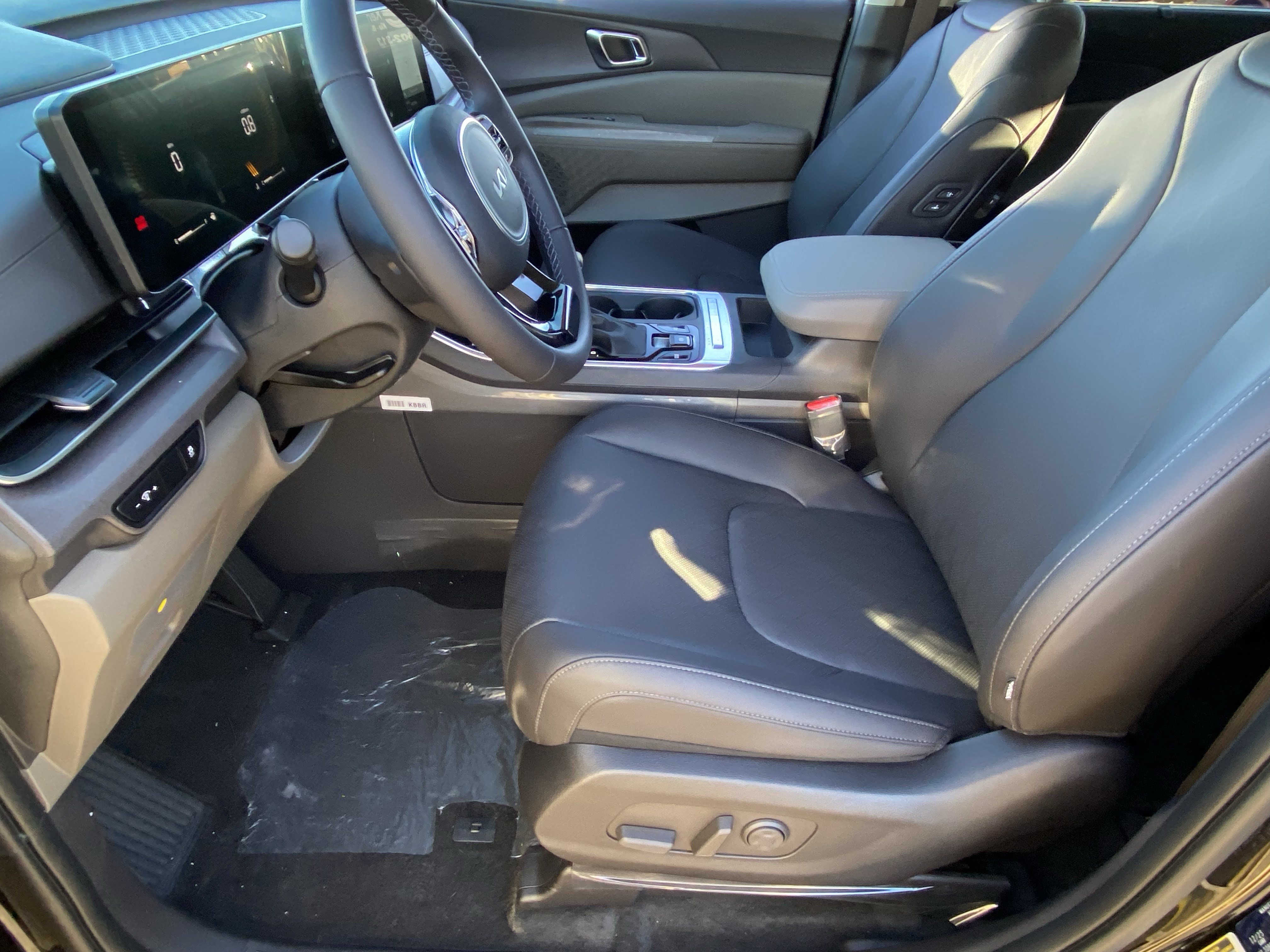 New 2026 Kia Carnival EX FWD image 17