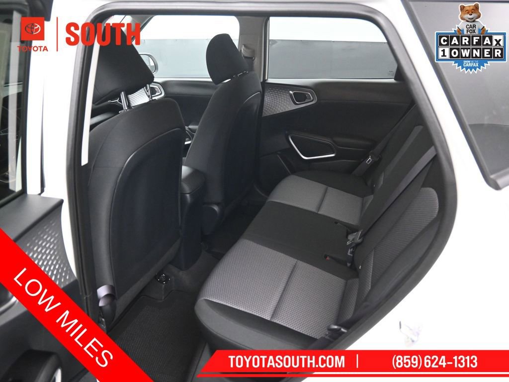 Used 2025 Kia Soul LX w/ LX Technology Package FWD image 10