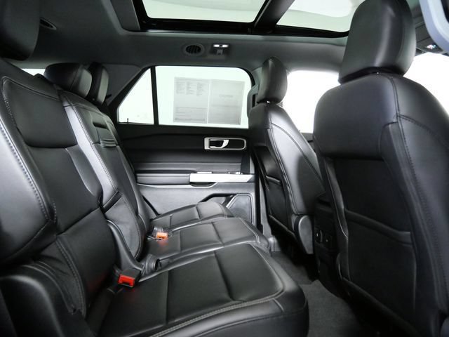 Certified 2024 Ford Explorer XLT w/ Equipment Group 202A AWD/4WD image 9