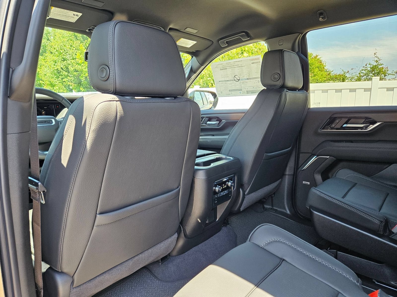 New 2026 GMC Yukon Denali AWD/4WD image 24