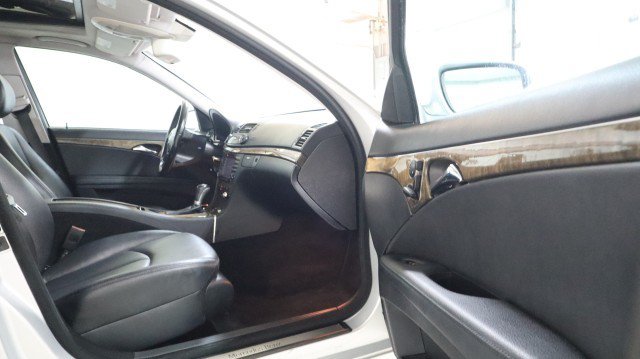 Used 2007 Mercedes-Benz E 350 4MATIC Sedan image 10