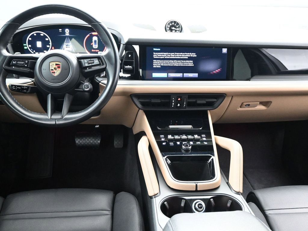 Certified 2024 Porsche Cayenne Coupe image 8