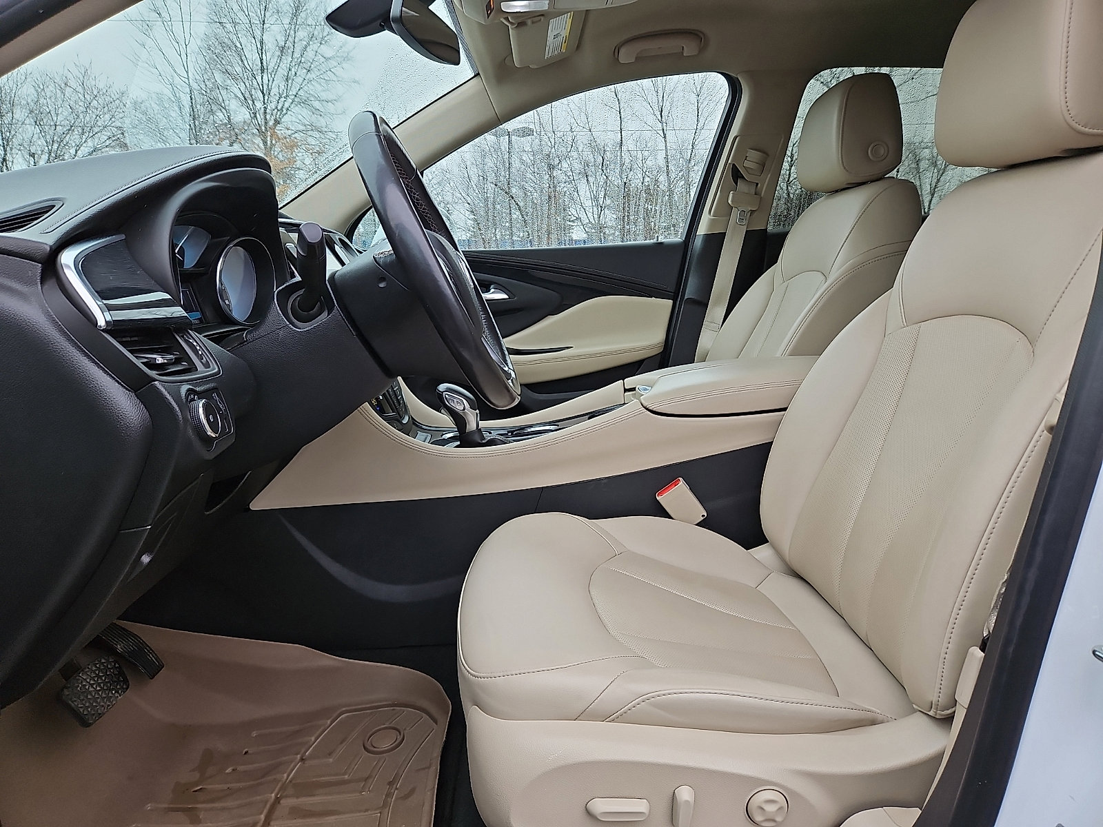 Used 2018 Buick Envision Essence image 13