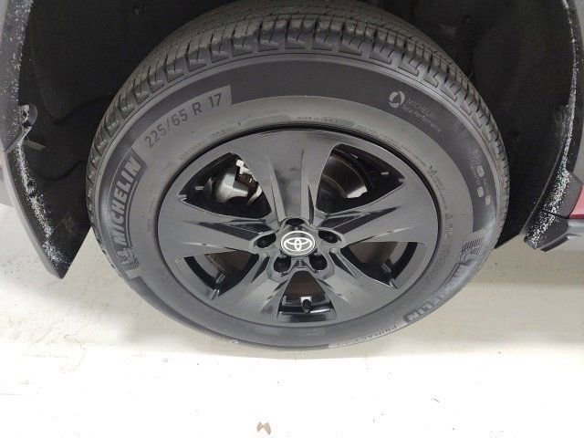 Certified 2022 Toyota RAV4 XLE w/ Convenience Package image 14