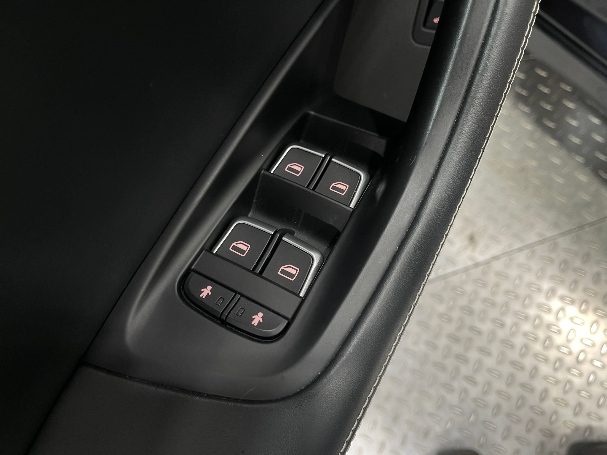 Used 2015 Audi S6 AWD/4WD image 15