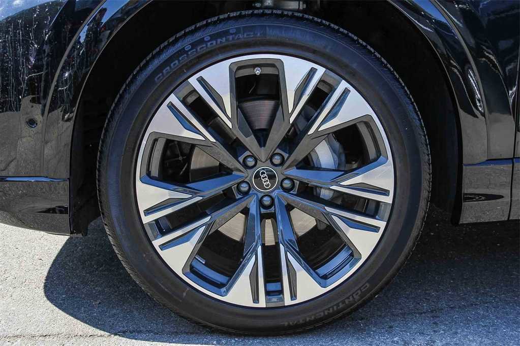 Used 2025 Audi Q8 Premium Plus w/ Premium Plus Package image 8