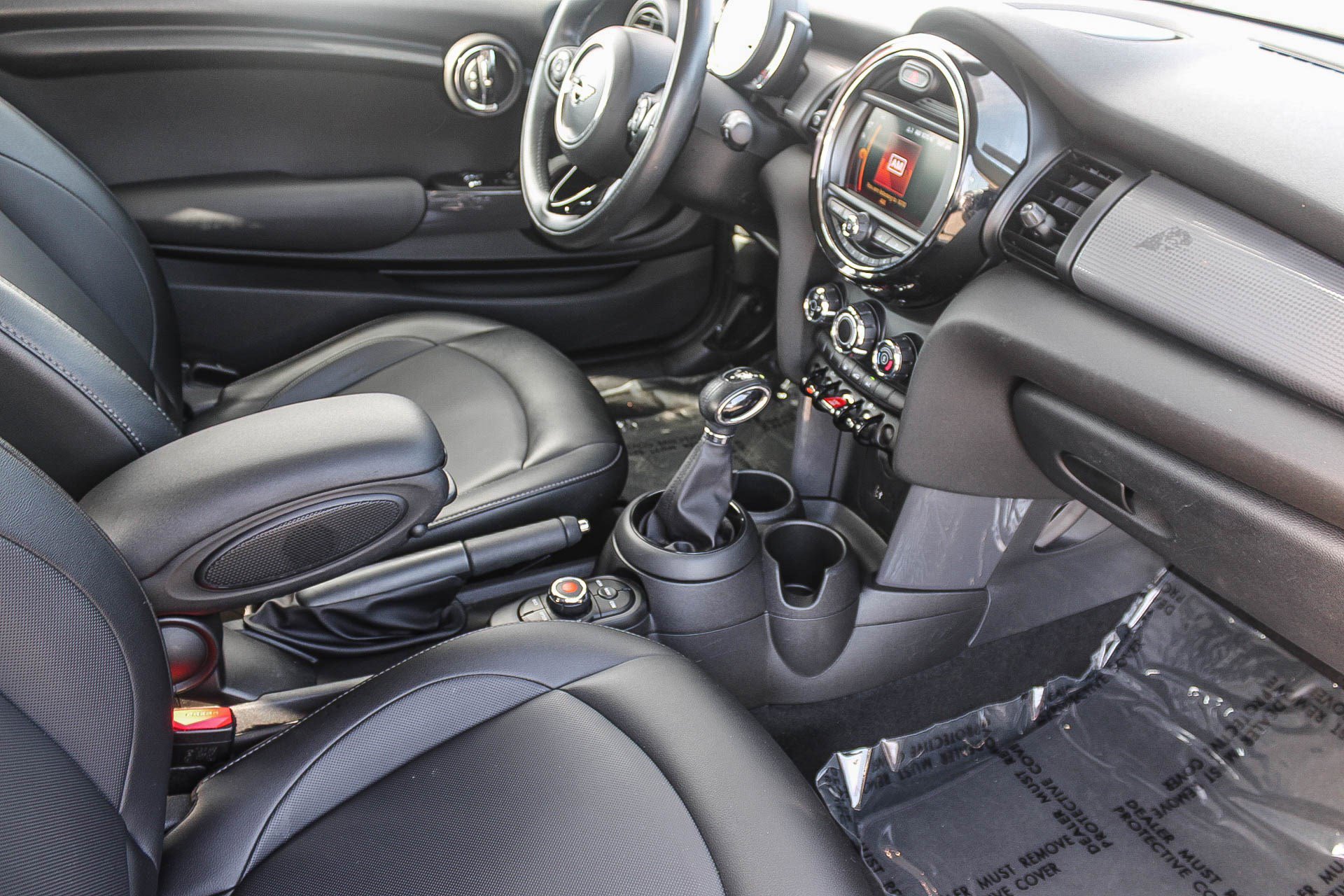 Used 2019 MINI Cooper 2-Door Hardtop image 17