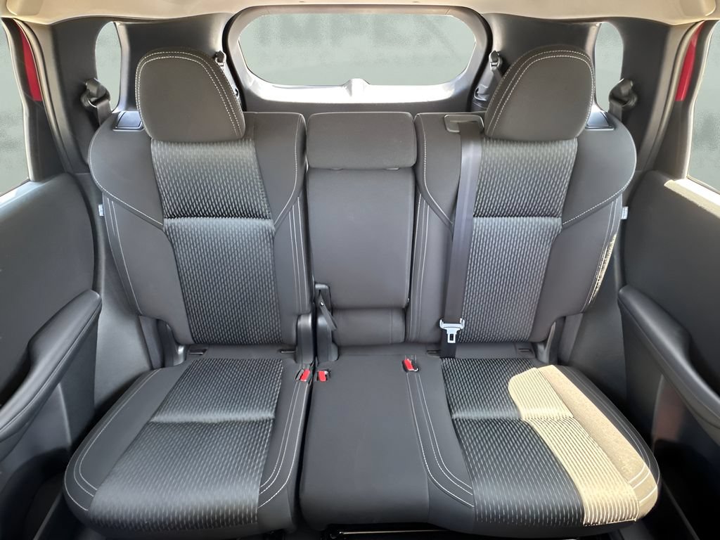 Used 2025 Mitsubishi Outlander ES FWD image 10