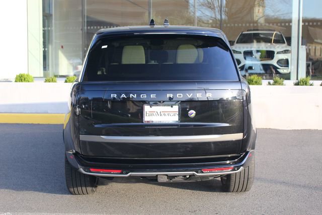 Used 2024 Land Rover Range Rover Long Wheelbase SE image 7
